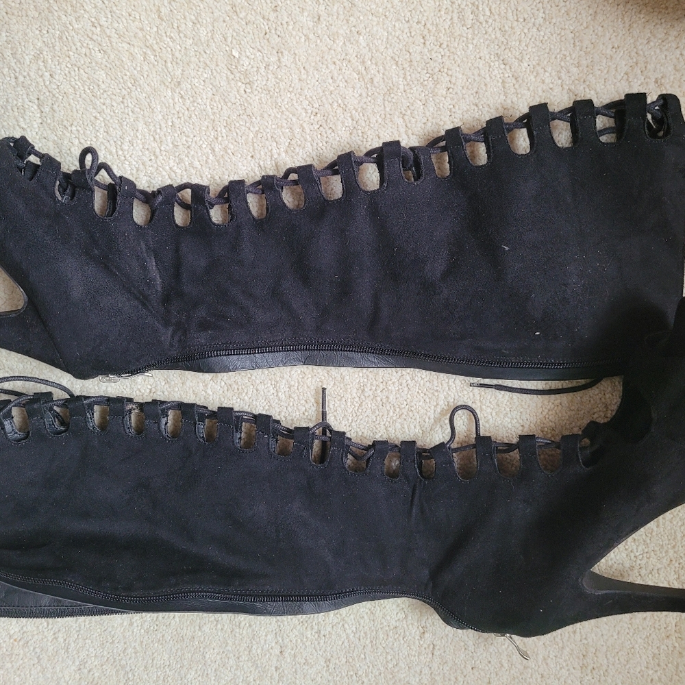 Boots - Picture 3 of 5